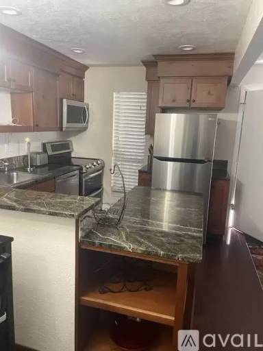 Main picture of 545 Manhattan Dr