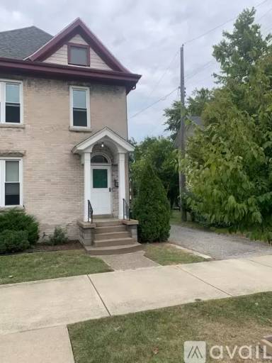 Main picture of 216 W 8th St