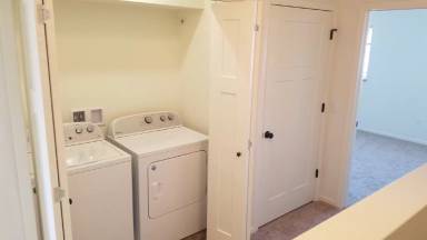 Main picture of 2525 Bowen St