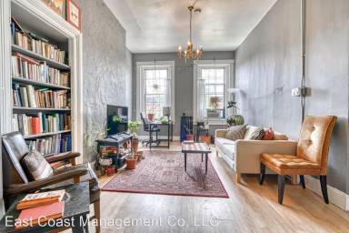 Main picture of 917 N Calvert St