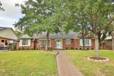 Main picture of 12910 Queensbury Ln