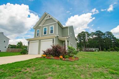 Main picture of 131 Cayden Pl