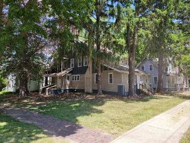 Main picture of 712 W Illinois St