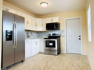 Main picture of 112 SW 67th Ave