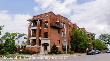 Main picture of 832 SE Riverside Dr