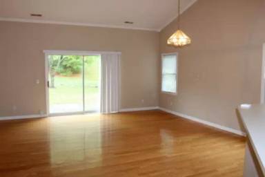 Main picture of 10 Tisha Ln