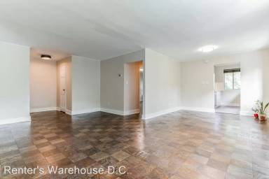 Main picture of 2710 Macomb St NW
