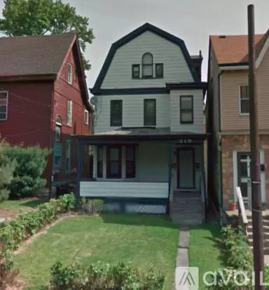 Main picture of 319 Franklin Ave