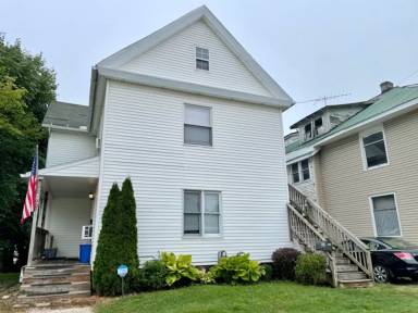 Main picture of 907 1/2 Union St
