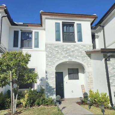 Main picture of 10015 SW 228th Ter