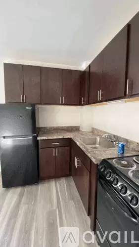 Main picture of 3933 N Clarendon Ave