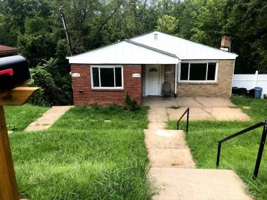 Main picture of 10201 Clair Ave