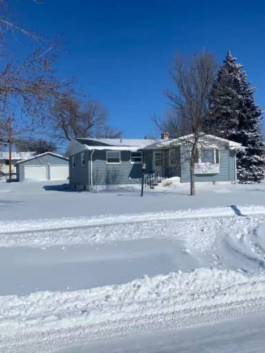 Main picture of 228 Anamosa St