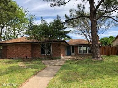 Main picture of 1102 N Yale Blvd