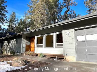 Main picture of 142 SW 19th St