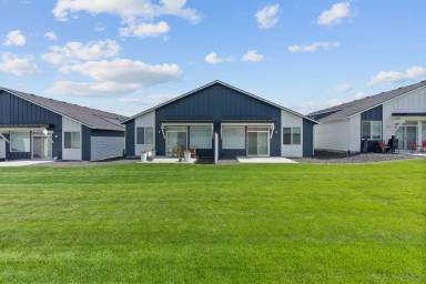 Main picture of 604 S Crescent Ln