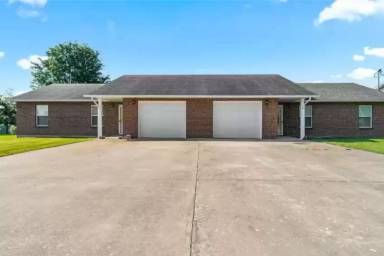 Main picture of 238 Comanche Ln