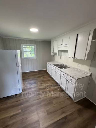 Main picture of 2333 Dunbar St