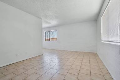 Main picture of 531 W 9th Pl