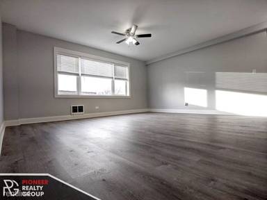 Main picture of 7710 N Sheridan Rd