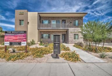 Main picture of 1001 S Farmer Ave