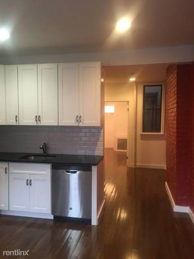Main picture of 212-18 E 89th St