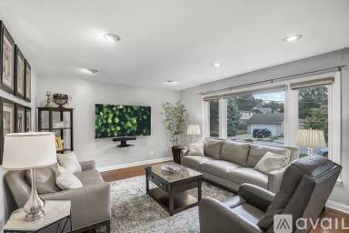 Main picture of 8116 Meadow Ln