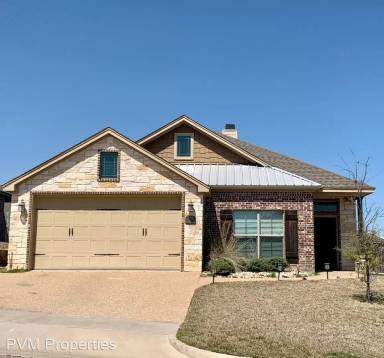 Main picture of 3000 Silver Saddle Dr