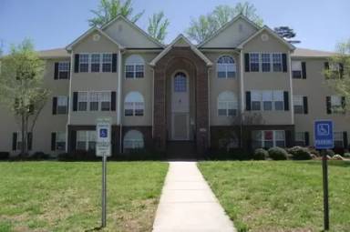 Main picture of 211 Ivy Glen Ct