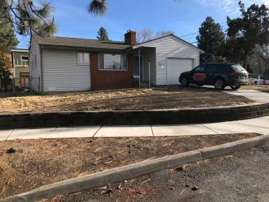 Main picture of 204 NE 5th St