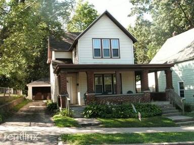 Main picture of 326 Sweet St NE