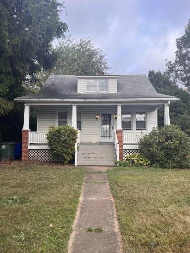 Main picture of 3 Locust St
