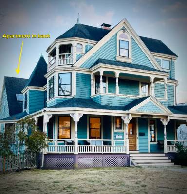 Main picture of 76 Pine St