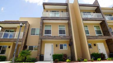 Main picture of 3217 Brasilia Ave