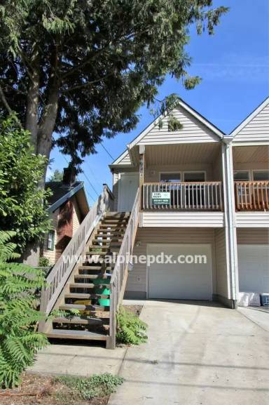 Main picture of 6644 SE 56th Ave
