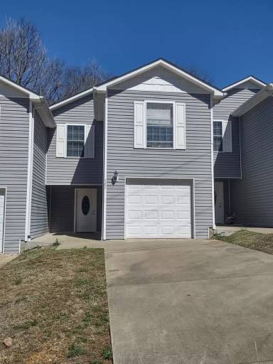 Main picture of 295 Tara Ct