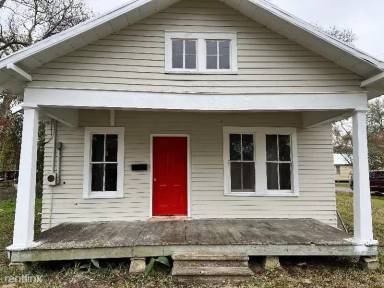 Main picture of 502 E Oak St