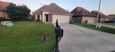 Main picture of 102 Overbrook Dr