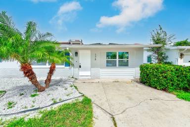 Main picture of 178 175th Ave E
