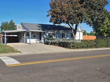 Main picture of 1001 S Zuni St