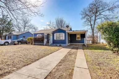 Main picture of 104 SE Tarrant Ave