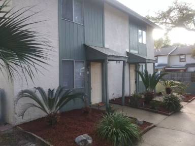 Main picture of 218 E 1st Ct
