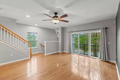 Main picture of 36 S Poplar St