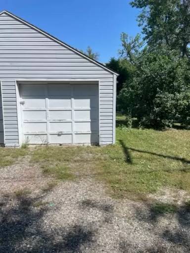 Main picture of 102 Alderson Ave