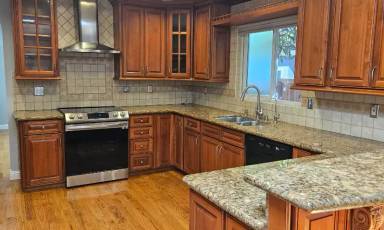 Main picture of 8 Stowe Ln