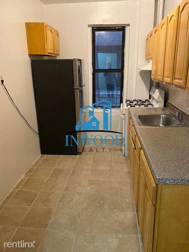 Main picture of 1541 Williamsbridge Rd