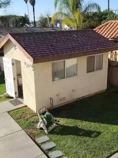 Main picture of 111 S Acacia Ave