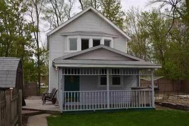 Main picture of 2738 Hermina St
