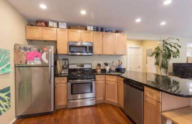 Main picture of 9 Hathaway St