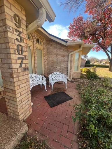 Main picture of 9307 Vicksburg Ave
